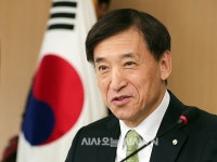 [포토오늘] 이주열 총재, 올해 마지막 금통위 주재