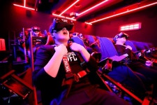 롯데컬처웍스, 신개념 VR 전용 영화관 'VR 퓨처 시네마' 개관