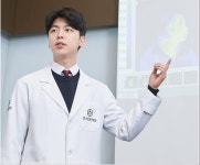 케이센트, ＜나는 몸신이다＞ 고정 패널 한의사 김도균 매력 공개