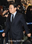 [포토오늘] 김광수 NH농협금융지주 회장, 故 신격호 롯데 명예회장 조문