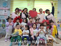 [포토] 부영그룹, 스승의 날 맞아 어린이집 교사에 앞치마 선물