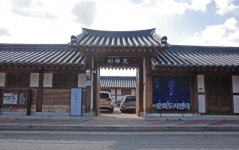 [김해오늘]  김해 어방동, 완충녹지대 꽃무릇군락지 만개…김해전국가야금경연대회,이서영씨 대상 수상