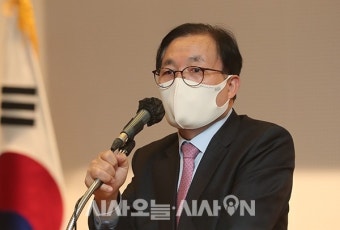 [포토오늘] 축사하는 이채익의원