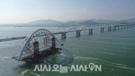 [포토] DL이앤씨, 안성천 아치교량 건설 완료