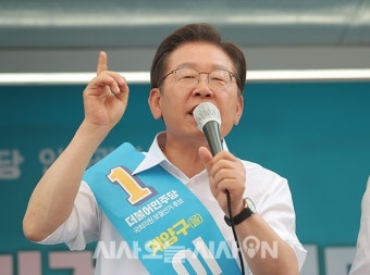인천 모래내시장 찾은 이재명-박남춘 후보 [ 포토오늘]