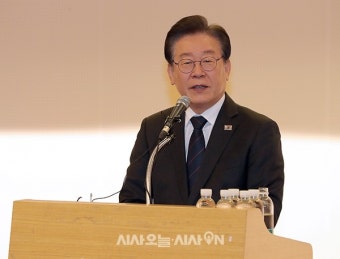 민주화추진협의회 결성 39주년 기념식에서 축사하는 이재명 [포토오늘]