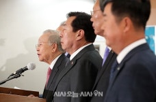 노란봉투법 경제6단체, 노동조합법 개악 규탄 및 거부권 행사 건의 공동성명 [포토오늘]
