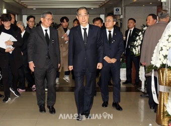 한덕수 총리, 김영삼 전 대통령 부인 손명순 여사 빈소 조문 [포토오늘]