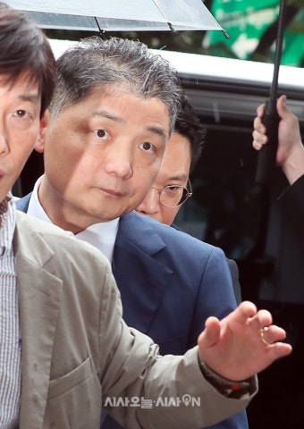 'SM시세조종 의혹' 카카오 김범수, 영장실질심사 출석 [포토오늘]