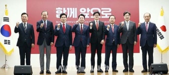 국민의힘 2차경선, 일대일 맞수토론 찬탄·반탄 맞붙어 [포토오늘]