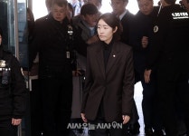 1억 공천헌금 의혹 강선우, 영장실질심사 출석 [포토오늘]