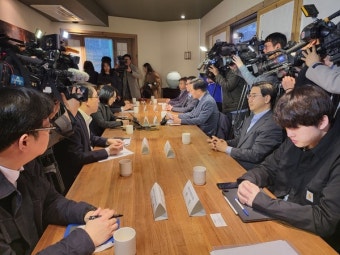 정부, 의협 총파업 여부 대회원 투표에 불쾌감 드러내