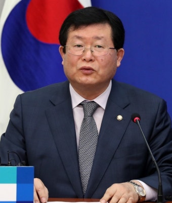 김진태·이종명, 5.18 공청회에 지만원 초청