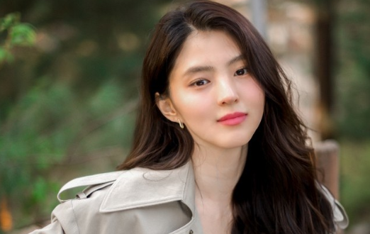 한소희 모친, 불법 도박장 12곳 운영 혐의로 구속