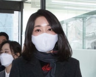 김건희 미력하나마 남편 조력…사회 그늘에 관심 갖겠다