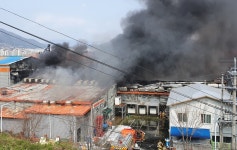 부산 기장군 식품공장서 불…직원 3명 연기 흡입해 입원