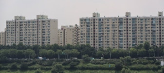 강남 최고 인기 아파트도 무너졌다…압구정현대·반포아리팍 3억 ↓