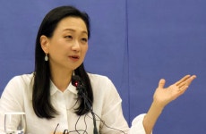 [조용호의 문학공간] 역사는 우리를 버렸지만, 그래도 살아간다