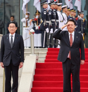 기시다, 방한 첫 일정 현충원 참배…尹, 대통령실서 환영행사
