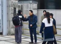 수험생 응원 SNS 올린 김동연…수험장 깜짝방문 임태희