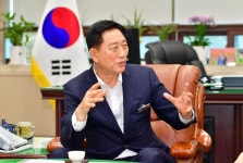 김한종 장성군수 현장에서 군민과 소통하겠습니다