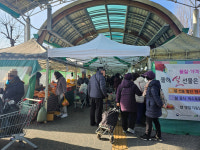 [르포] 지하철 적자가 노인탓?…경마공원역 바로마켓 가보니