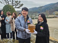 보성 용정중, 20년 전 미래 모습 그렸던 꿈단지 개봉박두…2004년 제1회 졸업생 참석