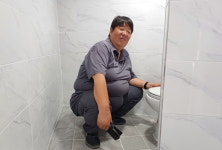 [창녕군 소식] 와이제이건설 화장실 개선 봉사-우리약국 이웃돕기 성금