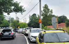 울주군 등억천전로 고갯길 주차전쟁 뭔일?…신규 대형카페 배짱영업