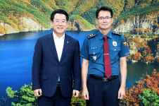 [포토] 김영록 전남지사, 모상묘 신임 전남경찰청장 면담