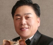 양산시배드민턴협회 회장 선거에 우리마트 진성구 대표 출마