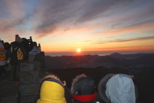 양산시 천성산 해맞이 행사에 2000여명 성황…도지사·국회의원 참석