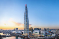 123층 롯데월드타워 우여곡절 끝에 4월 개장