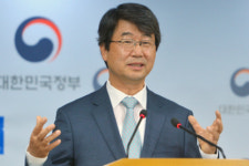 신고리 원전 공론화위원회 출범, 위원장에 김지형