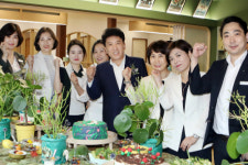 KEB하나은행 ‘컬처뱅크 3호점’ 열어, 함영주 힐링에 보탬되는 공간 