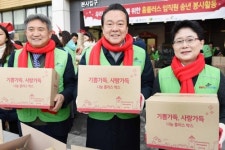 홈플러스 소외계층에 과자박스 전달, 임일순 이웃과 함께 성장 