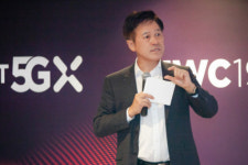 박정호 “SK텔레콤이 매직리프 증강현실 글래스 독점 도입 