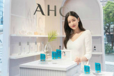 (주)에이에이치씨코리아(롯데마트잠실) | 카버코리아, 화장품 브랜드 AHC로 대만에 공식 진출