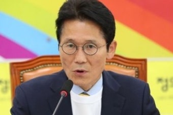 윤소하 정의당 원내대표 연임, 
