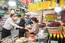 박차훈, 새마을금고 전통시장 홍보물품 지원하고 살리기 힘보태