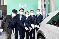 현대차그룹, 고속도로 휴게소 12곳에 전기차 초고속 충전소 열어