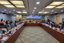 [현장] 산업은행 부산 이전 논란, 해외투자자들이 KTX 타고 부산 갈까