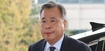 검찰, 가짜 수산업자 ‘포르쉐 렌터카’ 의혹 박영수 전 특검 불구속 기소