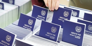 설날 해외여행 예약 1만 배 늘었다, 항공·여행주 어디까지 날아오를까