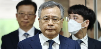 검찰, 전 특검 박영수 ‘50억 대장동 로비’ 의혹으로 구속기소
