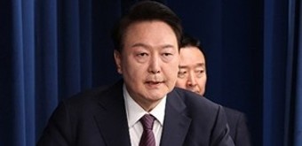 [한국갤럽] 윤석열 지지율 32%, 역대 대통령 평가 1위-노무현 꼴찌-전두환