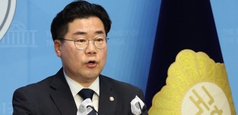 '친명' 박찬대 민주당 원내대표 선거 단독 출마, 5월3일 찬반투표 진행