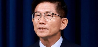 윤석열 고용노동부 장관으로 김문수 지명, 경제사회노동위원장 지내