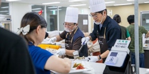 쿠팡풀필먼트서비스, 중복 맞이 삼계탕 배식으로 평택1·2센터 직원들 격려