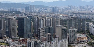 서울 강남·서초 아파트값 하락 전환, 서울 전체 상승세도 둔화